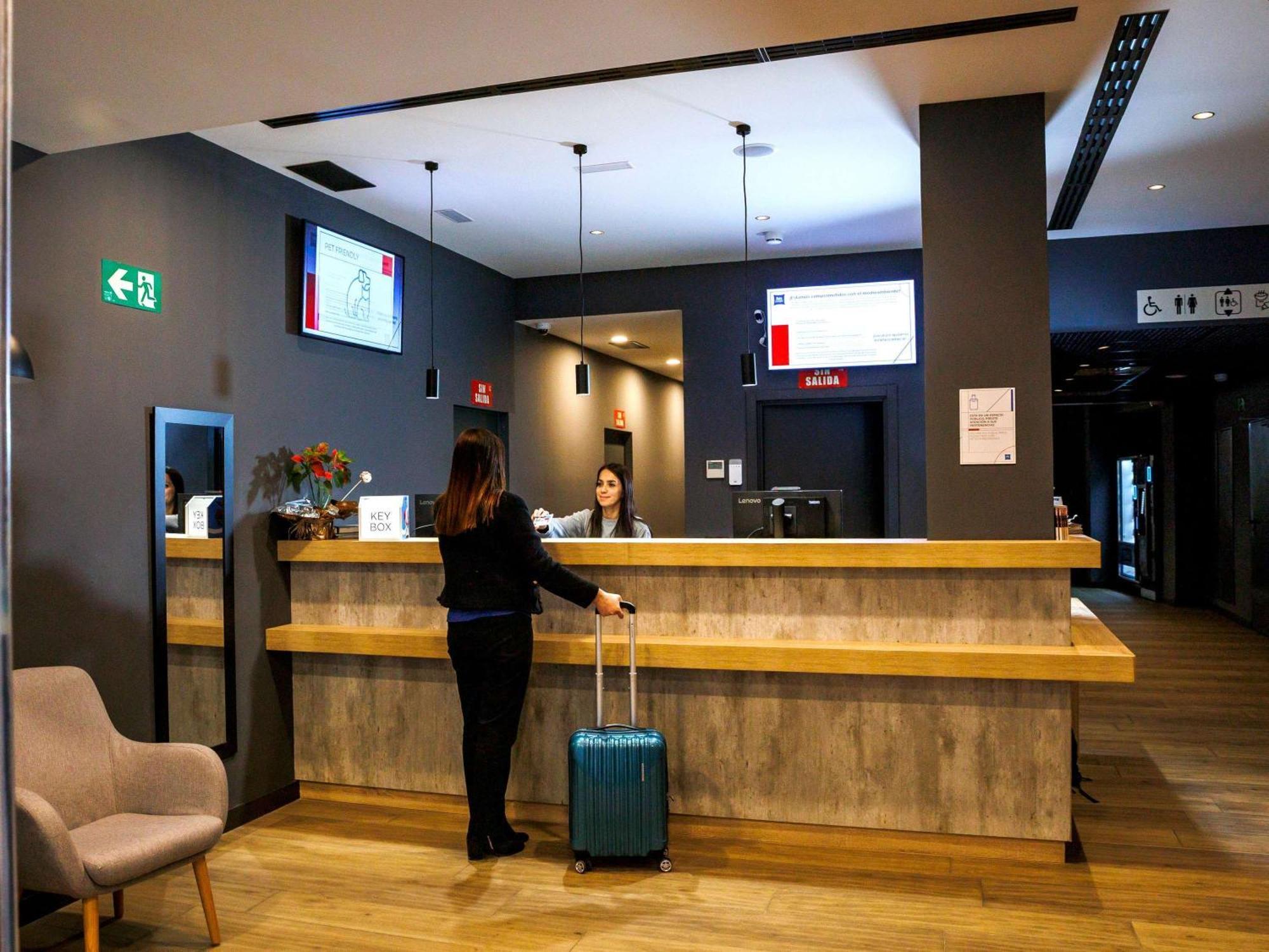 Ibis Budget Logrono Centro ภายนอก รูปภาพ